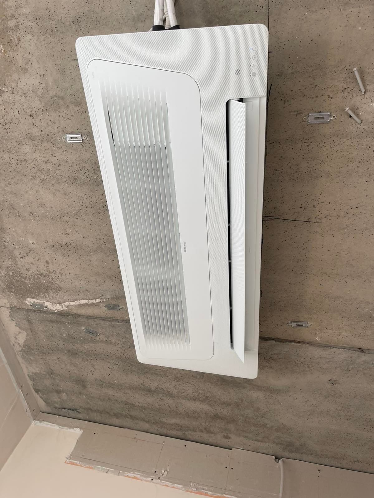 SAMSUNG BEVĖJĖS Windfree™ S2 vienkryptės kasetės tipo 2.6/3.3 kW šilumos siurblio oras oras komplektas - Image 6